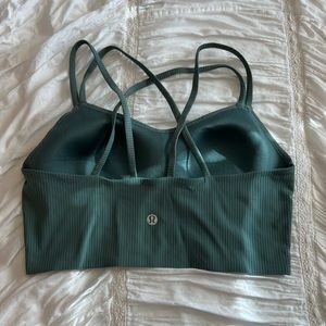 Lululemon like a cloud B/C cup sports bra; size 6/8